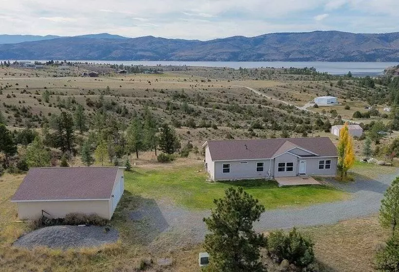 Spacious Canyon Ferry Lake House With Bar & Views!