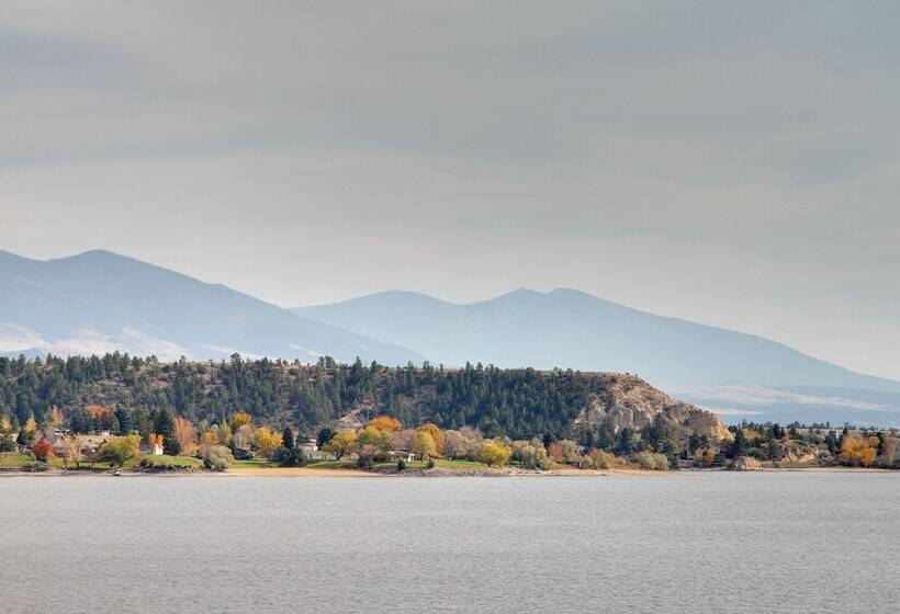 Spacious Canyon Ferry Lake House With Bar & Views!