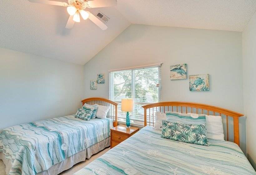 Walk To Ocean: Surfside Beach Gem W/ Private Pool