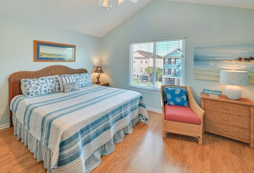 Walk To Ocean: Surfside Beach Gem W/ Private Pool