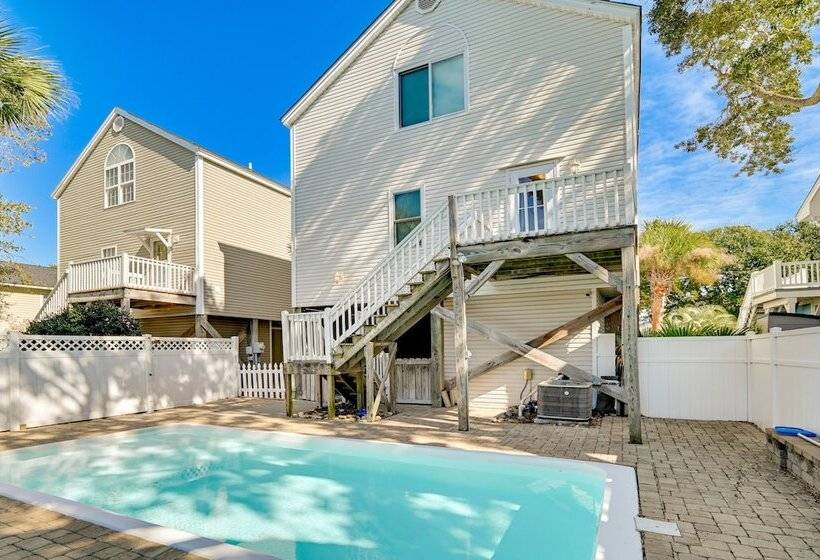 Walk To Ocean: Surfside Beach Gem W/ Private Pool