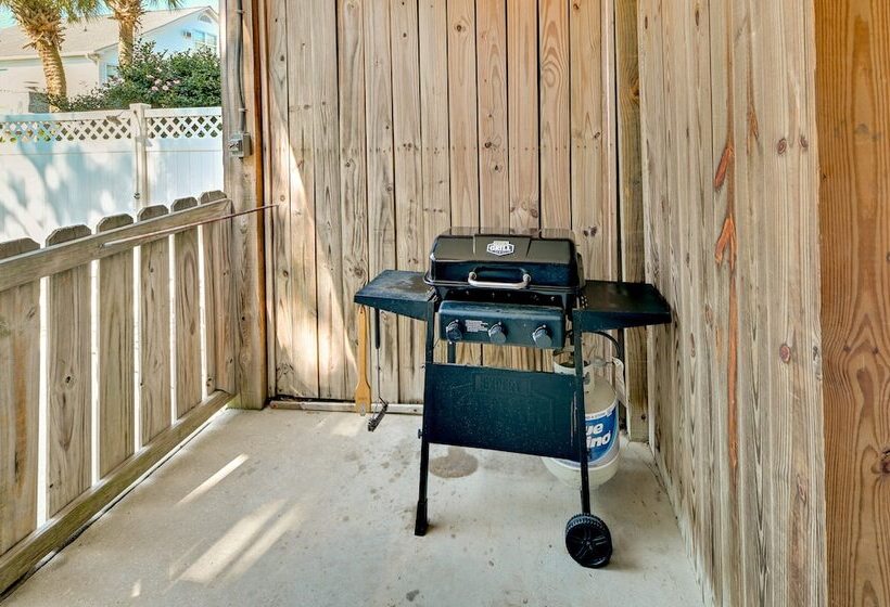 Walk To Ocean: Surfside Beach Gem W/ Private Pool