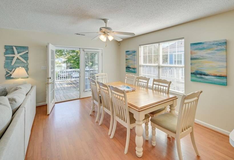 Walk To Ocean: Surfside Beach Gem W/ Private Pool