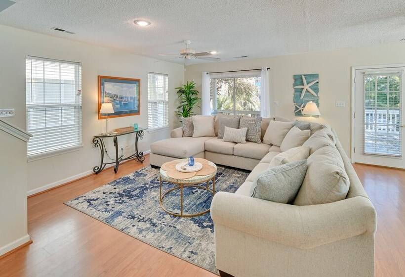 Walk To Ocean: Surfside Beach Gem W/ Private Pool
