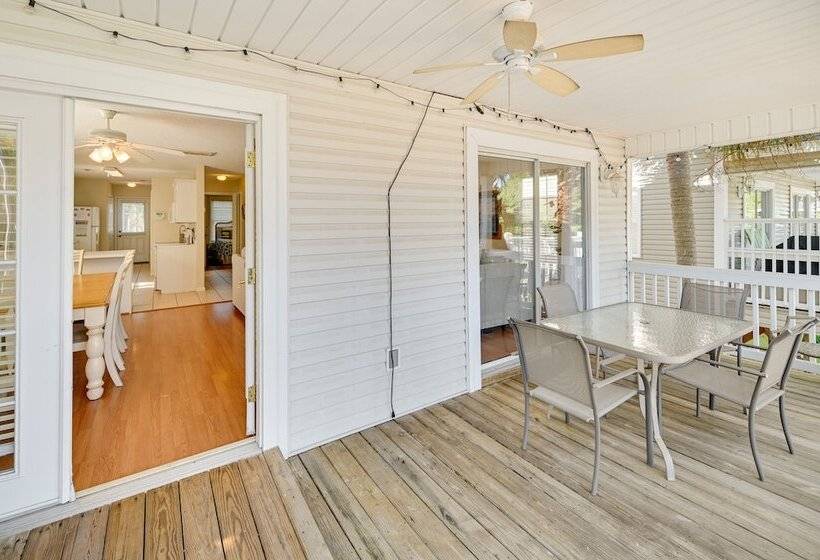 Walk To Ocean: Surfside Beach Gem W/ Private Pool