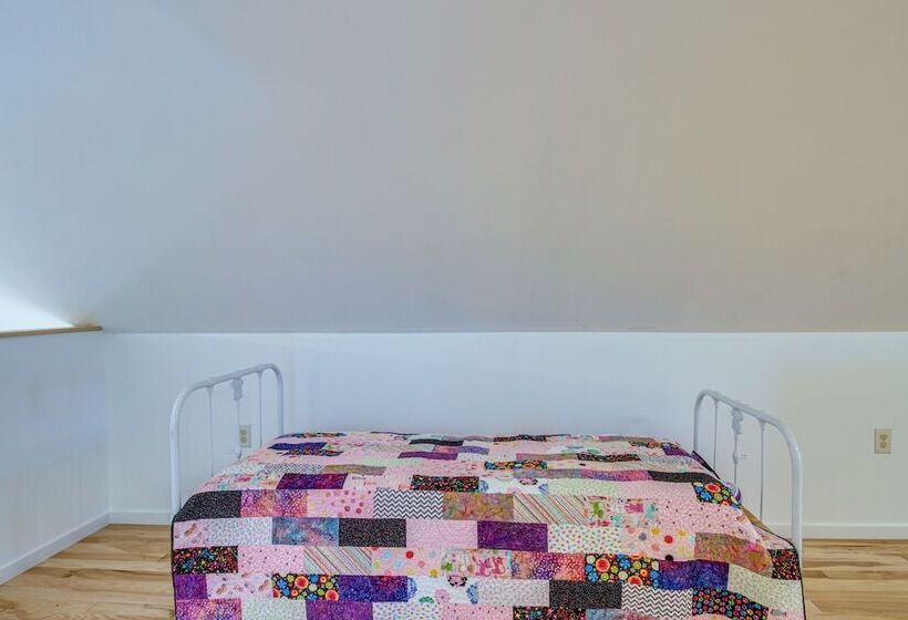 Wright Retreat On Woodbury Lake: Deck & Fire Pit!