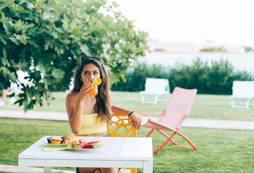 تختخواب و صبحانه Domusterramare