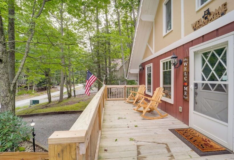 Deck, Fire Pit, & Grill: Beech Mountain Chalet