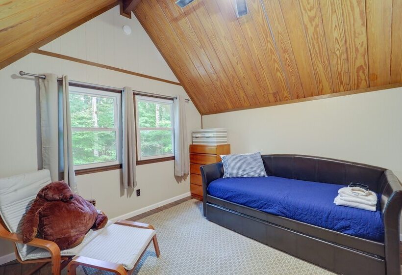 Deck, Fire Pit, & Grill: Beech Mountain Chalet