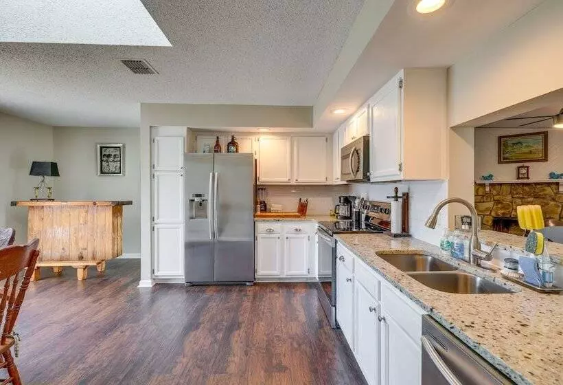 Ponte Vedra Beach Family Home: 2 Mi To Beaches!