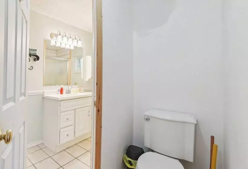 Charming Mio Family Retreat Near Mio Dam Pond!