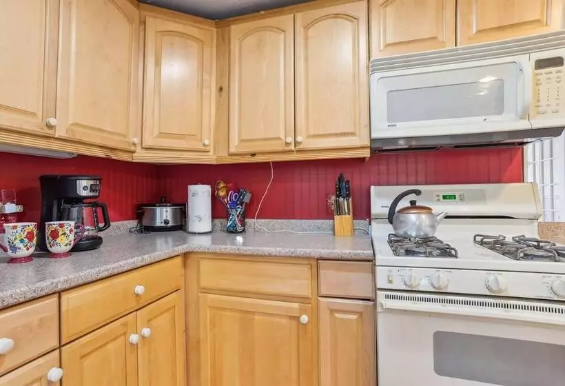 Charming Mio Family Retreat Near Mio Dam Pond!