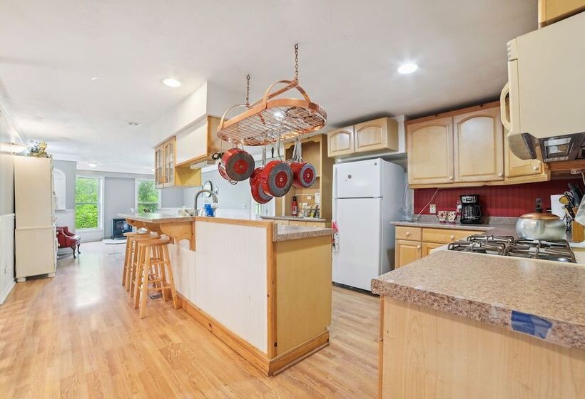 Charming Mio Family Retreat Near Mio Dam Pond!