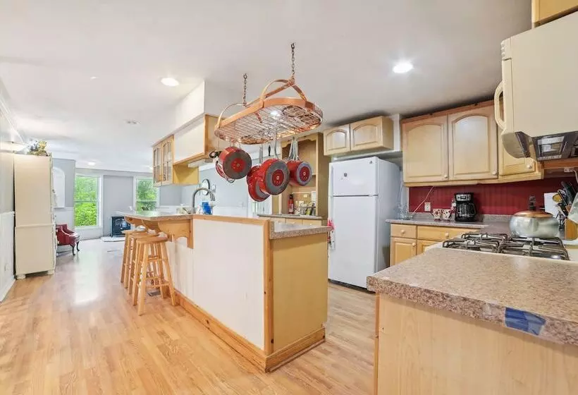 Charming Mio Family Retreat Near Mio Dam Pond!