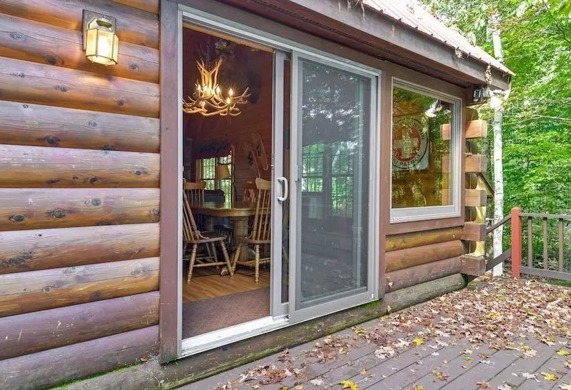 Gore Mountain Cabin: Game Room & Fire Pit