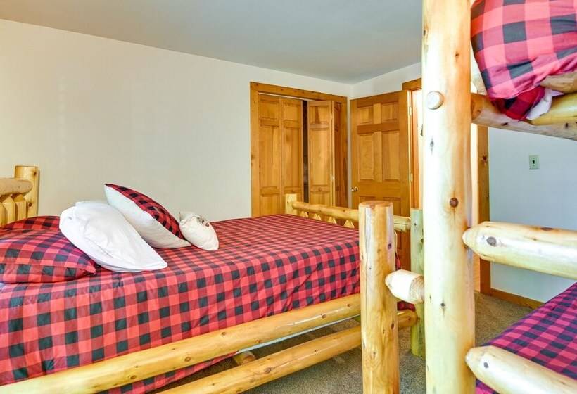 Gore Mountain Cabin: Game Room & Fire Pit