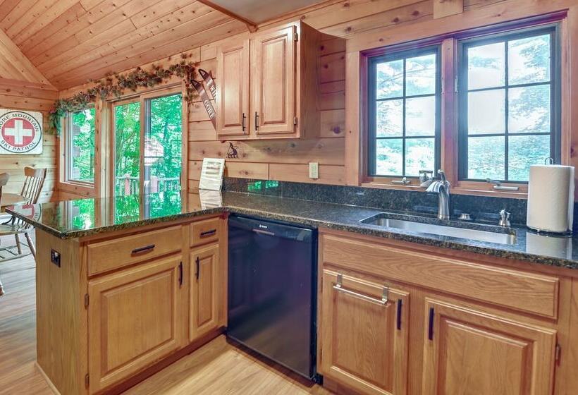 Gore Mountain Cabin: Game Room & Fire Pit