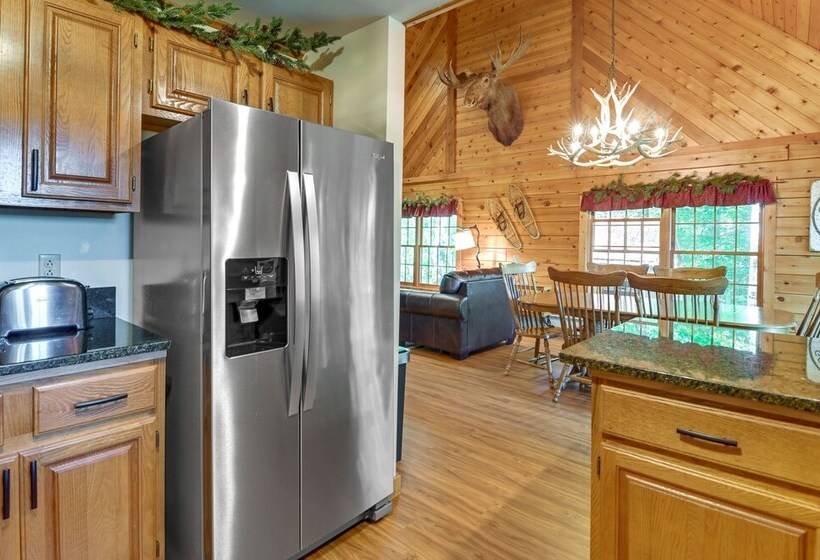 Gore Mountain Cabin: Game Room & Fire Pit