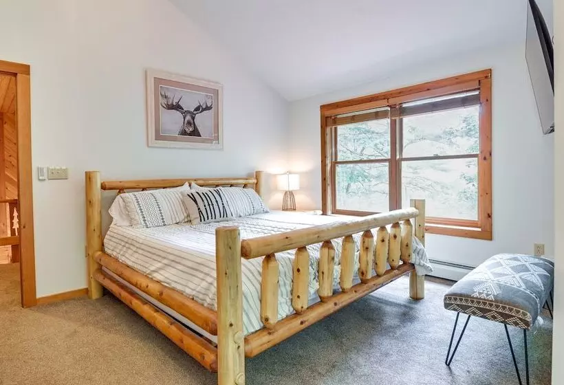 Gore Mountain Cabin: Game Room & Fire Pit