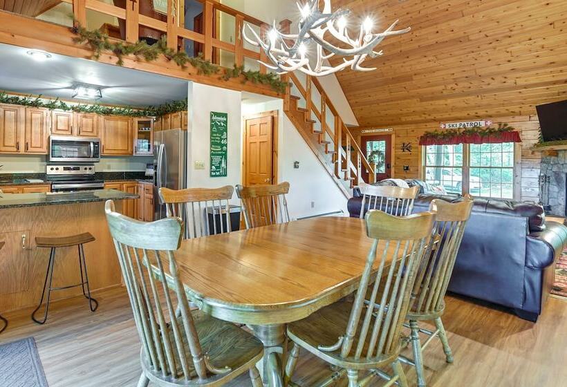 Gore Mountain Cabin: Game Room & Fire Pit