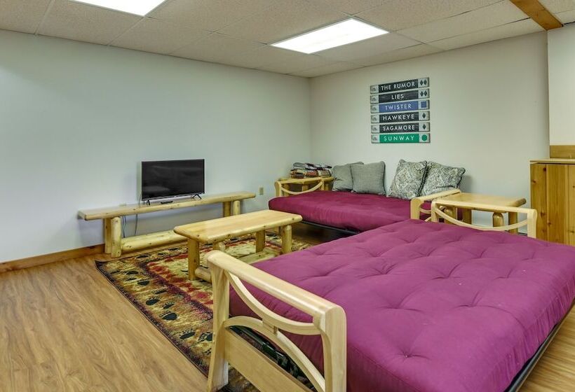 Gore Mountain Cabin: Game Room & Fire Pit