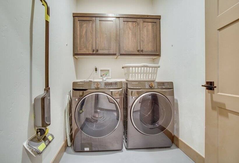 1 Mi To Payette Lake: Mccall Home W/ Grill!