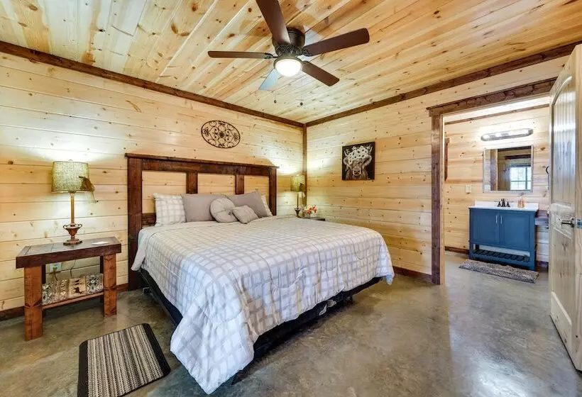 Pet Friendly Eagletown Home ~ 3 Mi To Kayaking!