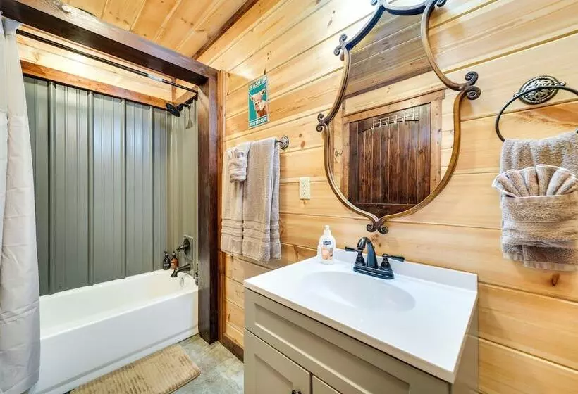 Pet Friendly Eagletown Home ~ 3 Mi To Kayaking!