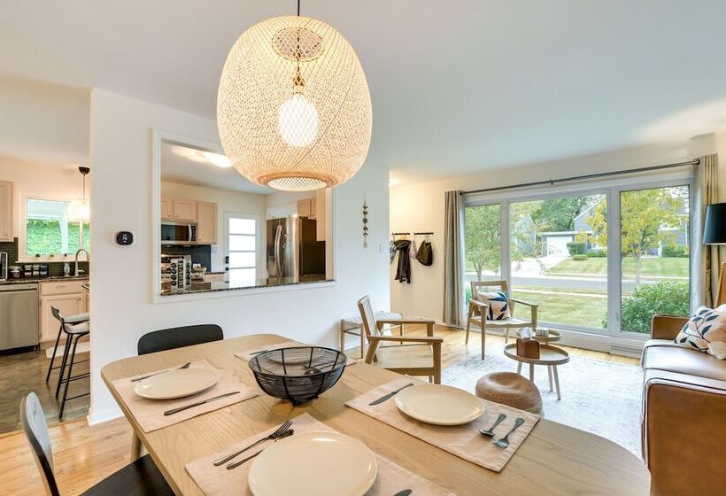 Glen Ellyn Home: Walk To Downtown Dining & Shops!