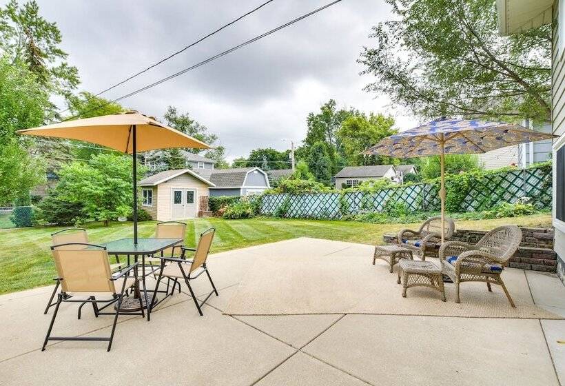 Glen Ellyn Home: Walk To Downtown Dining & Shops!