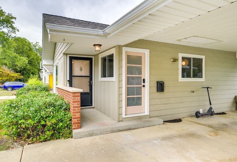 Glen Ellyn Home: Walk To Downtown Dining & Shops!