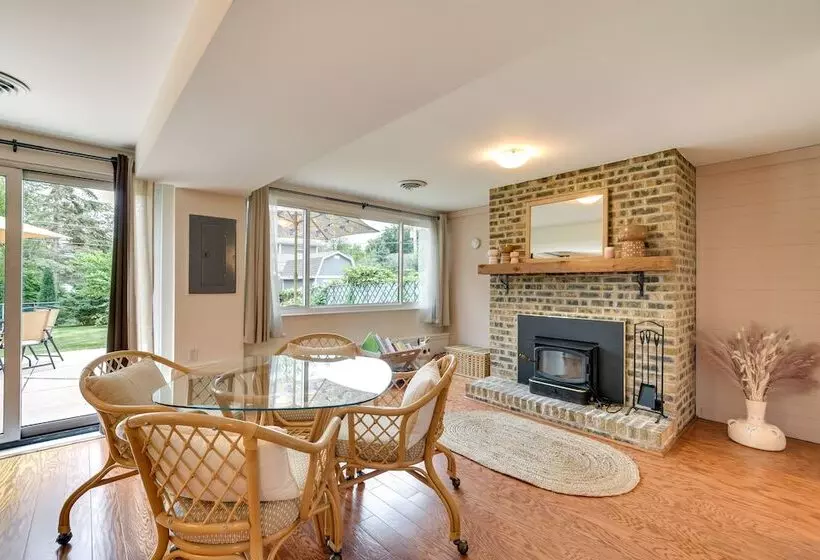 Glen Ellyn Home: Walk To Downtown Dining & Shops!
