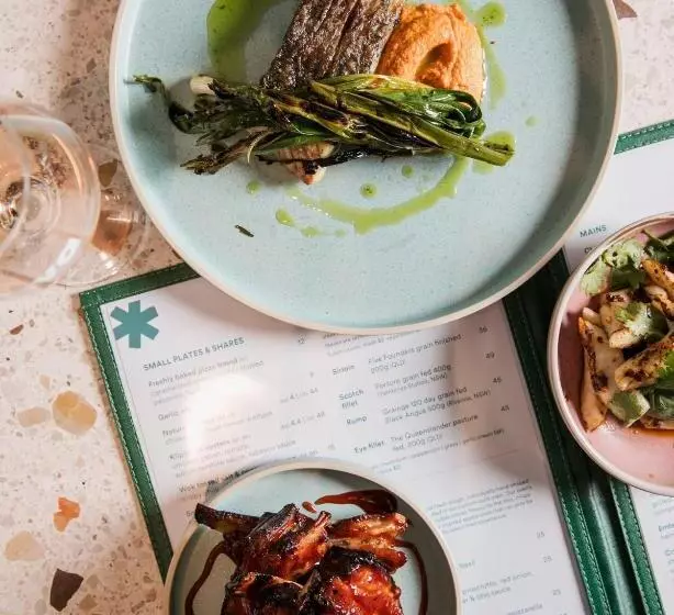 Hotelli Direct Collective   Bli Bli Suites