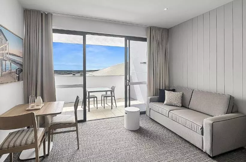 Hotelli Direct Collective   Bli Bli Suites