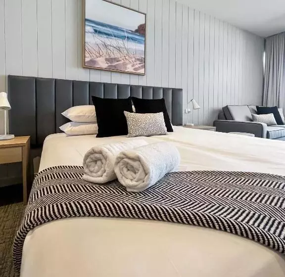 Hotelli Direct Collective   Bli Bli Suites