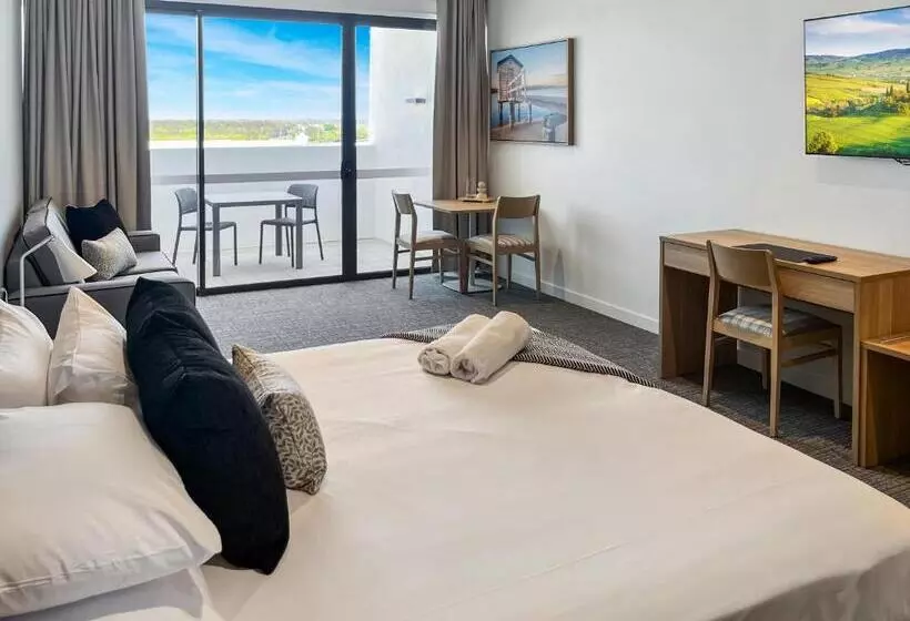 Hotelli Direct Collective   Bli Bli Suites