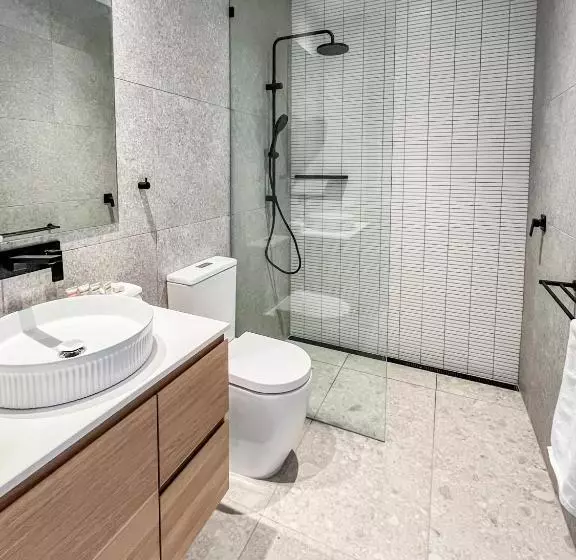 Hotelli Direct Collective   Bli Bli Suites