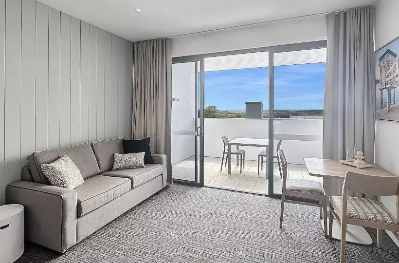 Hotelli Direct Collective   Bli Bli Suites