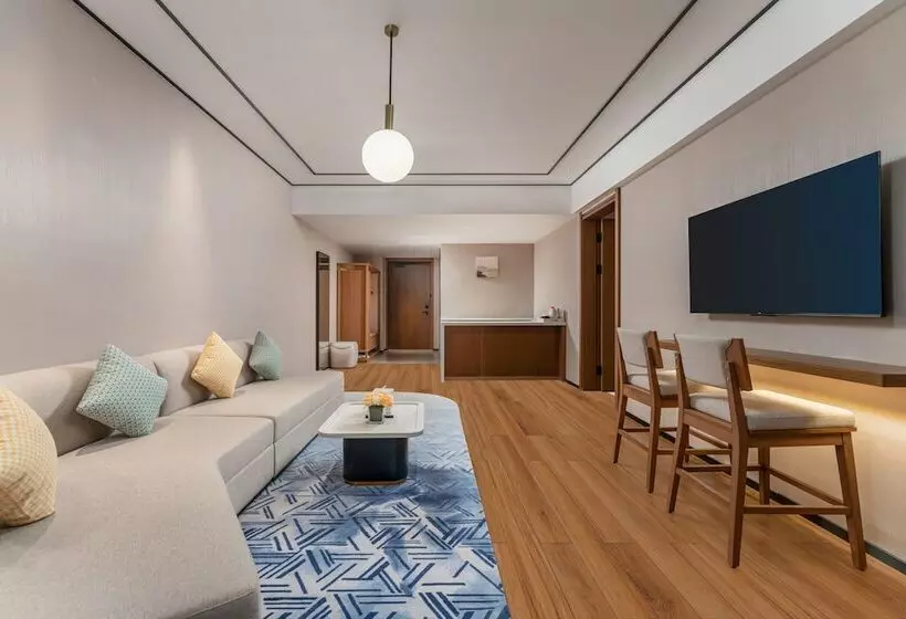 Hotelli Hilton Garden Inn Huzhou High Speed Railway Station