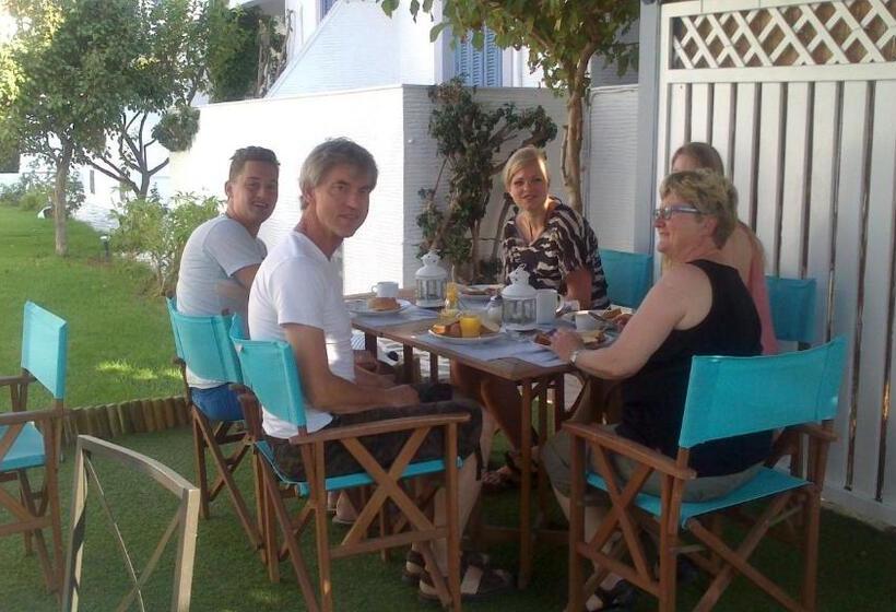 Отель Maistrali Studios