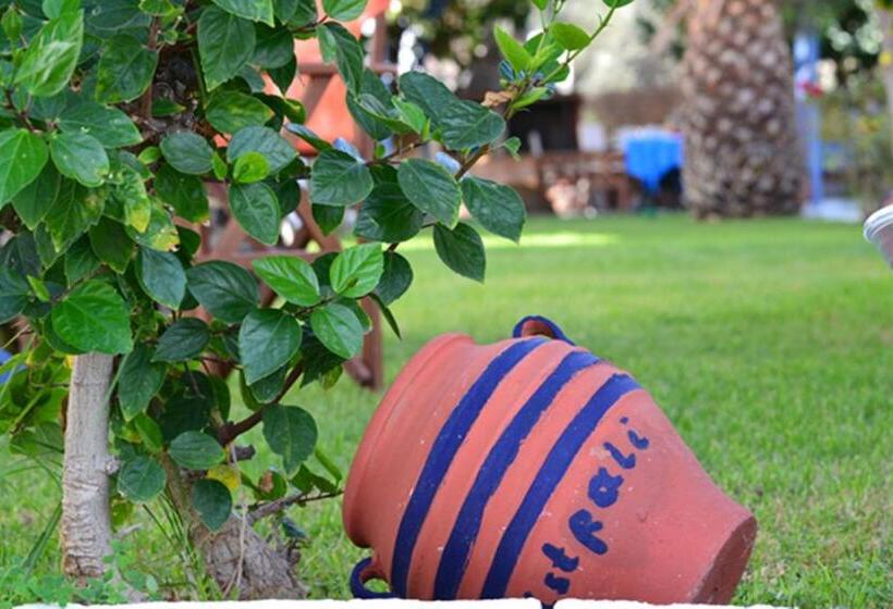 Отель Maistrali Studios