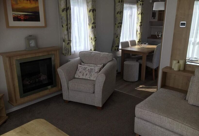 Hotel 3 Bedroom Ensuite Caravan