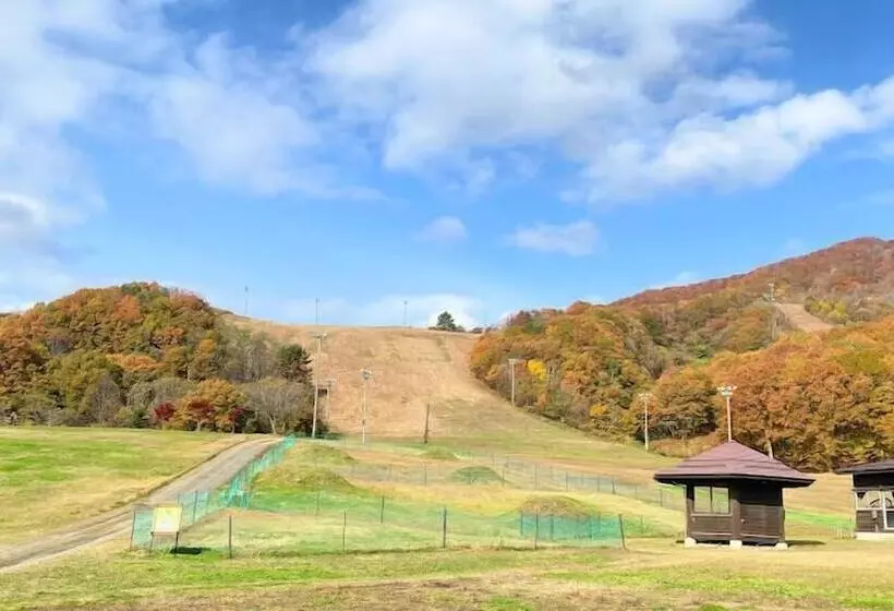 Hotelli Schones Heim Kaneyama