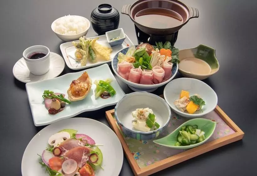 Hotelli Schones Heim Kaneyama