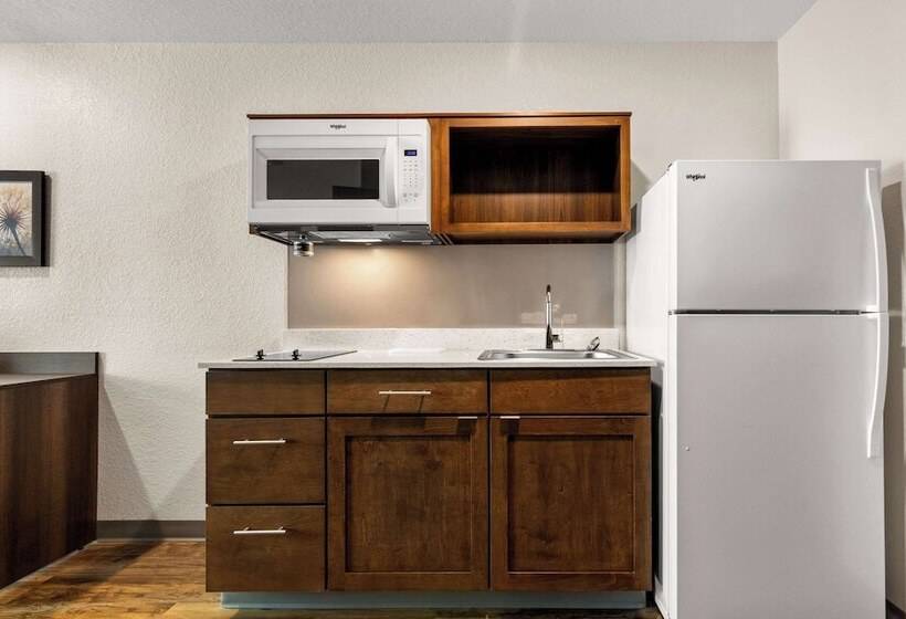 ホテル Woodspring Suites Port St Lucie