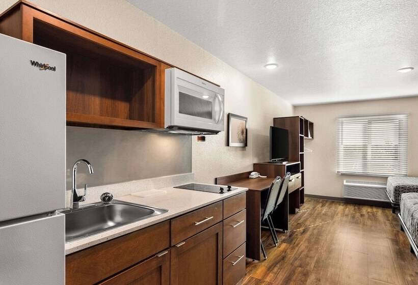 ホテル Woodspring Suites Port St Lucie