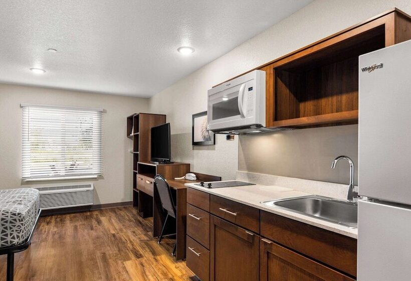 ホテル Woodspring Suites Port St Lucie