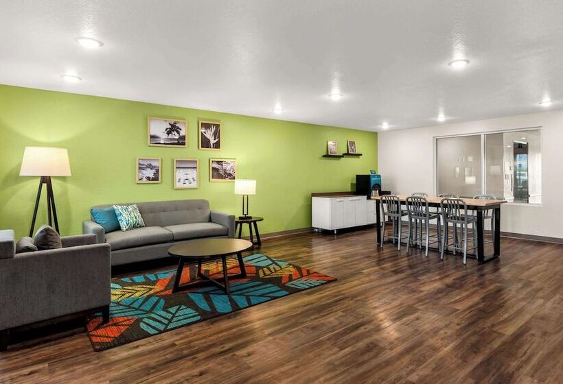 ホテル Woodspring Suites Port St Lucie