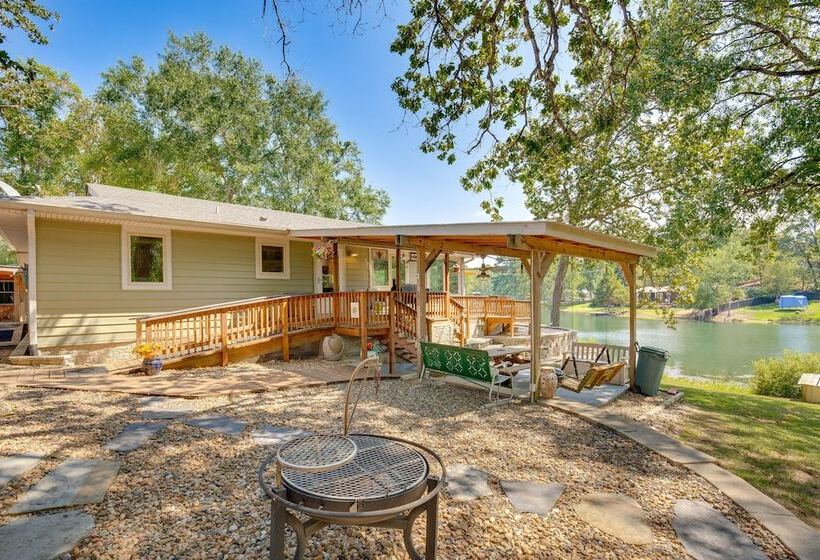 Kilgore Lakefront Home W/ Private Dock & Pier!