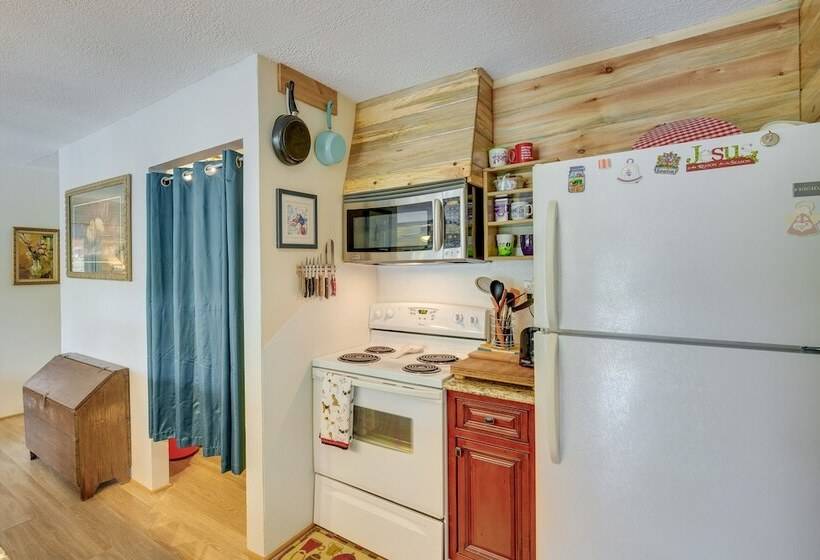 Kilgore Lakefront Home W/ Private Dock & Pier!